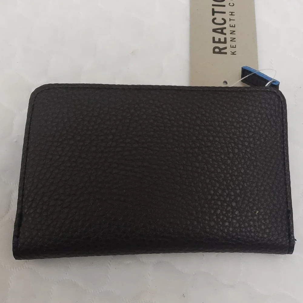 Kenneth Cole Reaction Wallet - Picture 5 of 10